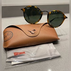 Ray ban round fleck sunglasses